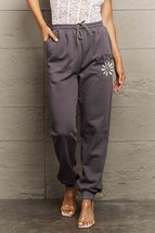 Simply Love Simply Love Full Size Drawstring DAISY Graphic Long Sweatpants - £27.19 GBP