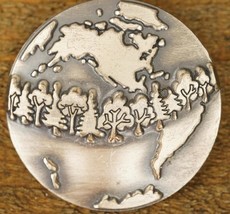 Costume Jewelry Silver Tone Metal 3D Globe Earth Day Trees World Brooch Pin - £16.81 GBP