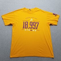 Los Angeles Lakers Shirt Mens XL Yellow Short Sleeve Crew Neck Basketball - $18.76