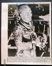 JOHN GLENN (ORIGINAL VINTAGE NASA SPACE FLIGHT PHOTO) PHOTO # 1  - €171,86 EUR
