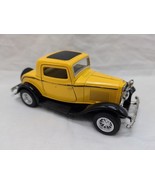 Kinsmart Yellow 1932 Ford 3-Window Coupe 1/34 Scale - $185.23 MXN