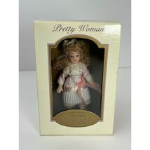 Pretty Woman Porcelain Doll Ornament Light Pink Lace Dress Blonde Curls ... - €7,78 EUR