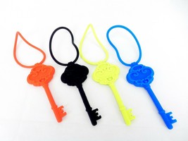 Silicone Luggage Tag, Antique Skeleton Key Shape, Choice of Colors, #UQ1107 - £4.75 GBP