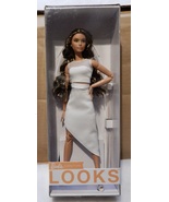 MODEL #1 HISPANIC BARBIE SIGNATURE LOOKS DOLL ARTICULATED 2020 GTD89 NIB 6D - €85,90 EUR