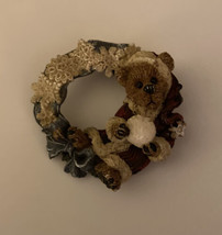 Boyds Bear Christmas Wreath Santa Bear With Snowball Brooch Lapel Pin - $20.00