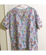 Jasco Large V-Neck Scrub Top With Hearts &amp; Nurses Painting Print - $130.77 MXN