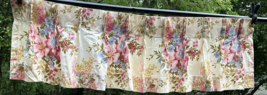 Vtg shabby floral valance curtain topper pink gently faded chic romantic cottage - £17.40 GBP
