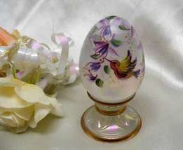 3762 Vintage Fenton Hummingbird on French Opal Pedestal Egg - $55.00