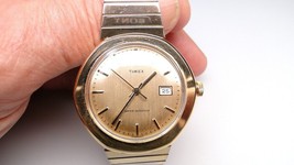 Vintage Timex Men&#39;s Watch w Gold Tone Band - $75.00