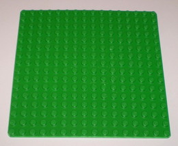 Used Lego 16 x 16 Green Baseplate (5&quot; x 5&quot;) 3867 - £7.95 GBP