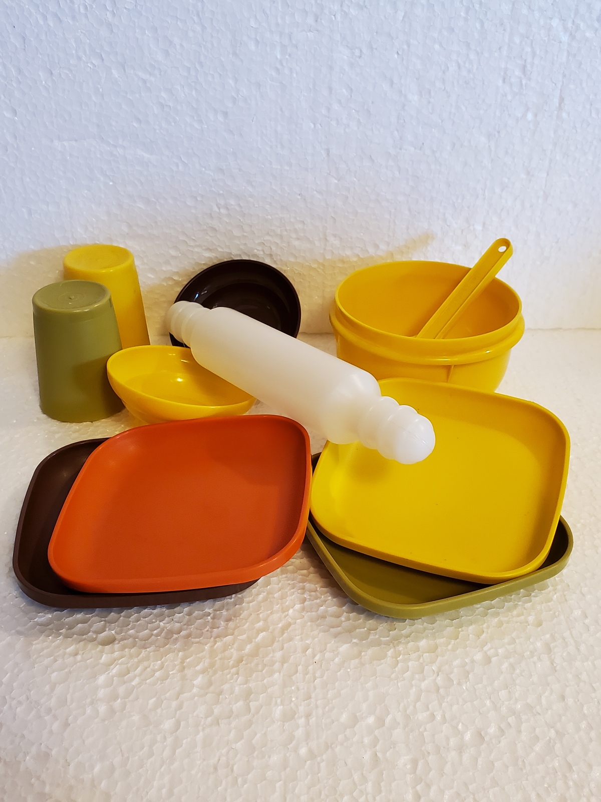 Primary image for Vintage Tupperware toy dishes