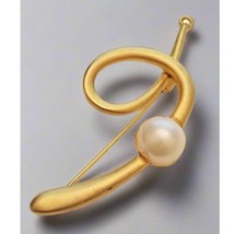 Vintage Gold Tone Faux Pearl Brooch - $164.19 MXN