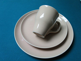 Russel Wright China Dinnerware Plates Mugs Shakers Sugar Creamer Pitcher Teapot - £16.61 GBP+