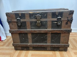 Vintage WOOD STEAMER TRUNK chest coffee table storage box antique old lo... - $99.99