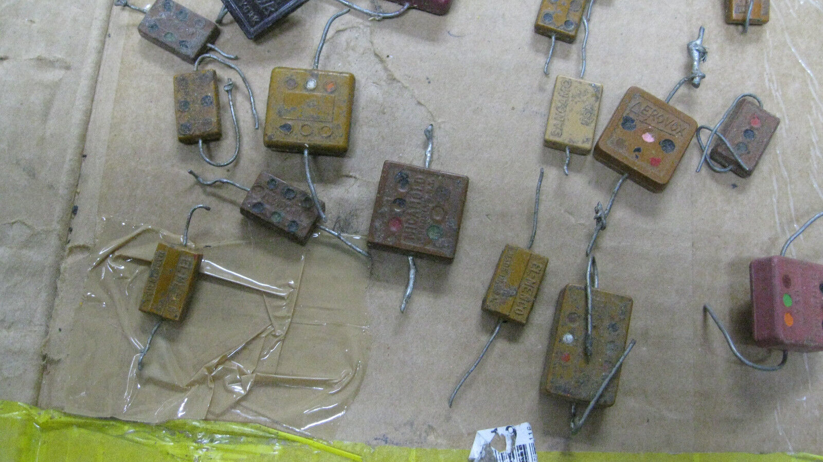 BIG Lot Vintage RADIO PARTS Cornell Aerovox El-Menco Micamold Domino capacitors! Item image 7