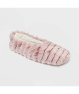 Women&#39;s Faux Fur Slipper Socks W Gripper Bottoms MEDIUM/LARGE Ribbed Pink - $17.80 CAD