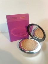 CHANTECAILLE PERFECT BLUR FINISHING POWDER MEDIUM/DEEP 0.28OZ/8G BOXED - £59.87 GBP