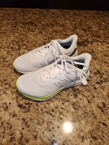 New Balance Fresh Foam Arishi v4, White/Pixel Green 7.5D - $59.40