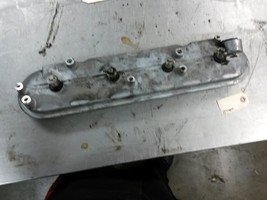 Left Valve Cover From 2001 Chevrolet Suburban 1500  5.3 12561821 - $49.45