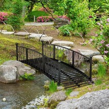 Outdoor Black Metal Arch 7-ft Garden Bridge with Side-Rails - $9,839.22 MXN