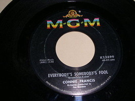 Connie Francis Everybody&#39;s Somebody&#39;s Fool 45 Rpm Record Mgm Vintage - £15.17 GBP