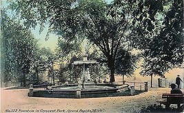 1911 Crescent Park Fountain, Grand Rapids, Michigan - £7.87 GBP