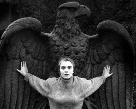 Jean Seberg striking pose next to statue of eagle 8x10 inch photo - £8.58 GBP