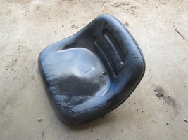 Cub Cadet LT-1022 1024 1040 1042 1045 1018 Mower Seat - nice