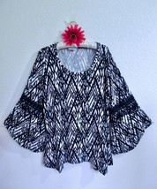 Linda Leal Women Liquid Knit Top 1X Bell Sleeve Crochet Fringe Trim Blac... - $21.00