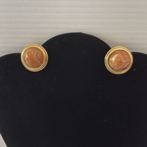 Vintage Joan Rivers Gold Tone Round Orange Marble Swirl Cabochon Clip Earrings - £22.02 GBP