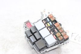 12-15 RANGE ROVER EVOQUE Fuse Box F668 image 2
