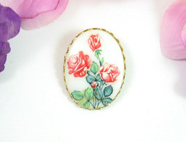 RED ROSES Porcelain PIN Vintage Brooch Greens Enamel Painted  On White Oval   - £11.98 GBP