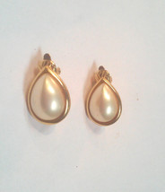Vintage Trifari Pear Shape Pearl Clip On Earrings - $175.00
