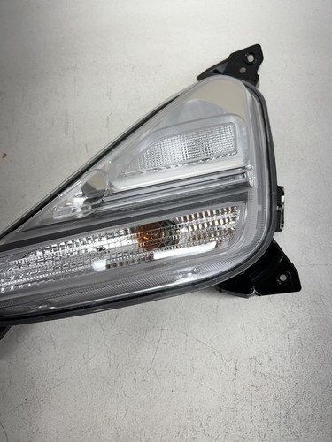 92305-M7000 2019 2020 2021 KIA FORTE FRONT LEFT FOG LIGHT TURN SIGNAL Item image 3