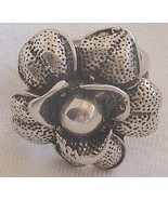 Silver  big flower ring - $794.99 MXN