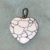Necklace Pendant White &amp; Gray Marble  Quartz Stone Crystal Heart .75” - £3.43 GBP