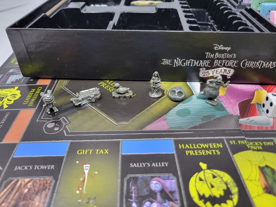 Monopoly: Disney Tim Burton's The Nightmare Before Christmas Edition COMPLETE Item image 8