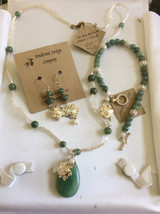 Handcrafted silver tone metal mesh necklace Green Jade MOP earrings bracelet set - £114.74 GBP