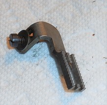 White Rotary 77 Feed Dog w/Screw &amp; Washer Used Working Parts - £9.99 GBP