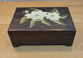 Vtg Hand Painted Floral Magnolia Wood Keepsake Trinket Box Cottage Moody Decor - £18.64 GBP