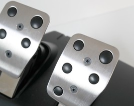 Logitech G29 Driving Force Racing Wheel and Floor Pedals 941-000110 - Black image 9