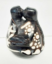 Peru Peruvian Chulucanas Kissing Lovers Folk Art Pottery Sculpture 5.5&quot; Vintage - £76.13 GBP