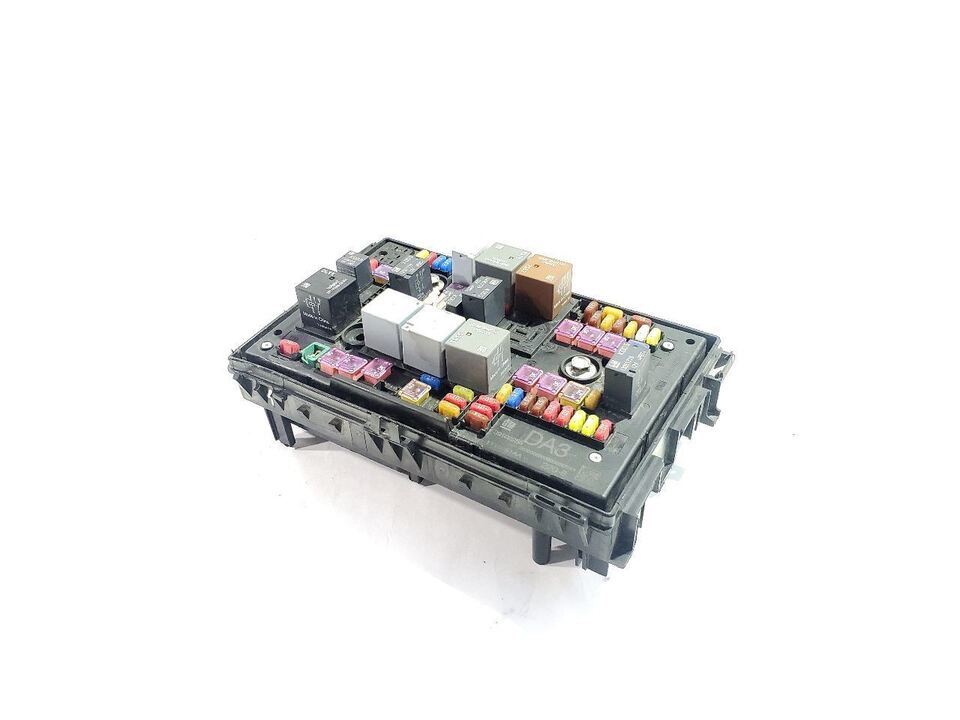 2019 Buick Cascada OEM Elect Fuse Relay 39102255 1 Broken Mount 90 Day W... - $39.60