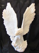 Monumental Italian White Glazed Terra Cotta Eagle Sculpture circa 1960s - $30,737.46 MXN