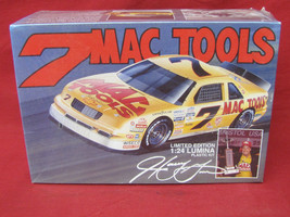 Monogram Mac Tools 7 Chevy Lumina Harry Gant 1/24 Nascar Model Kit - $29.69