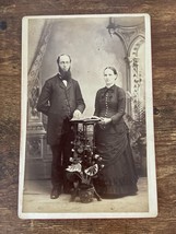 Vintage Cabinet Card. Couple with table by O.L. Yeomans in Gladbrook, Iowa - £10.65 GBP