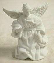 Angel Bisque Figurine Shadow Box Shelf Christmas Holiday Xmas Display Decor - $187.97 MXN