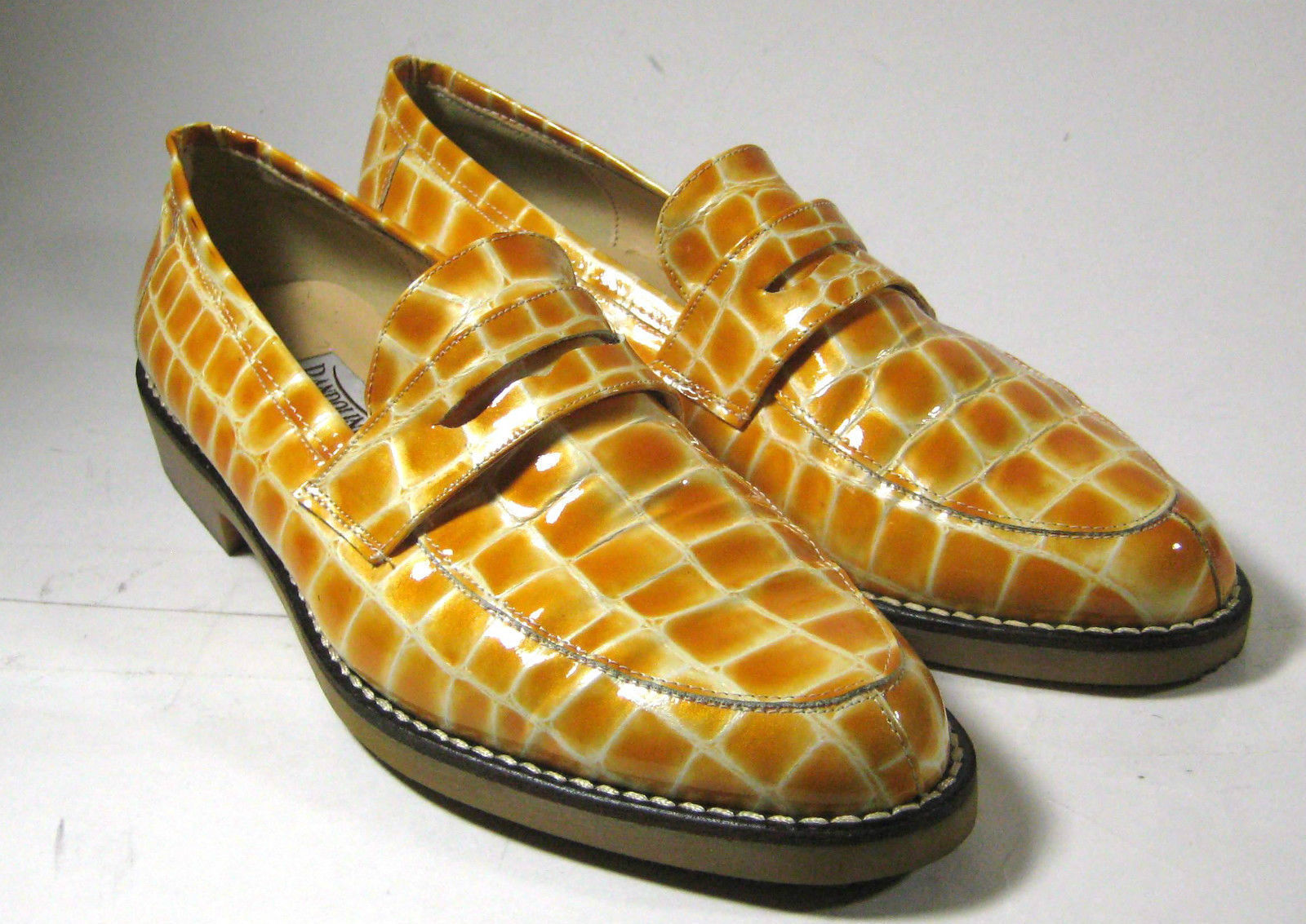 BANDOLINO 7.5W Orange Cream Loafers ITALY Faux Snakeskin Crocodile Reptile - $74.24