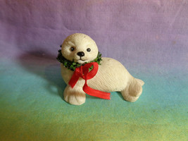 White Baby Seal Pup with Christmas Wreath Ring Figurine - as is - £3.89 GBP