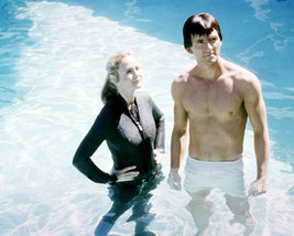 Man From Atlantis Patrick Duffy Barechested Belinda Montgomery In Wetsuit Photo - £7.79 GBP